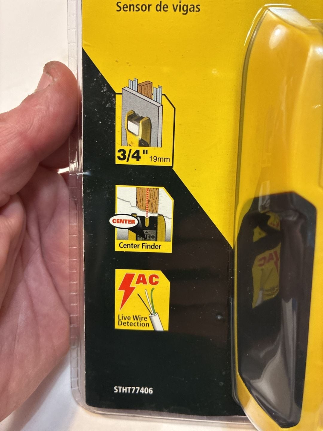 Stanley S200 Stud Sensor 200 with Live Wire Detection STHT77406