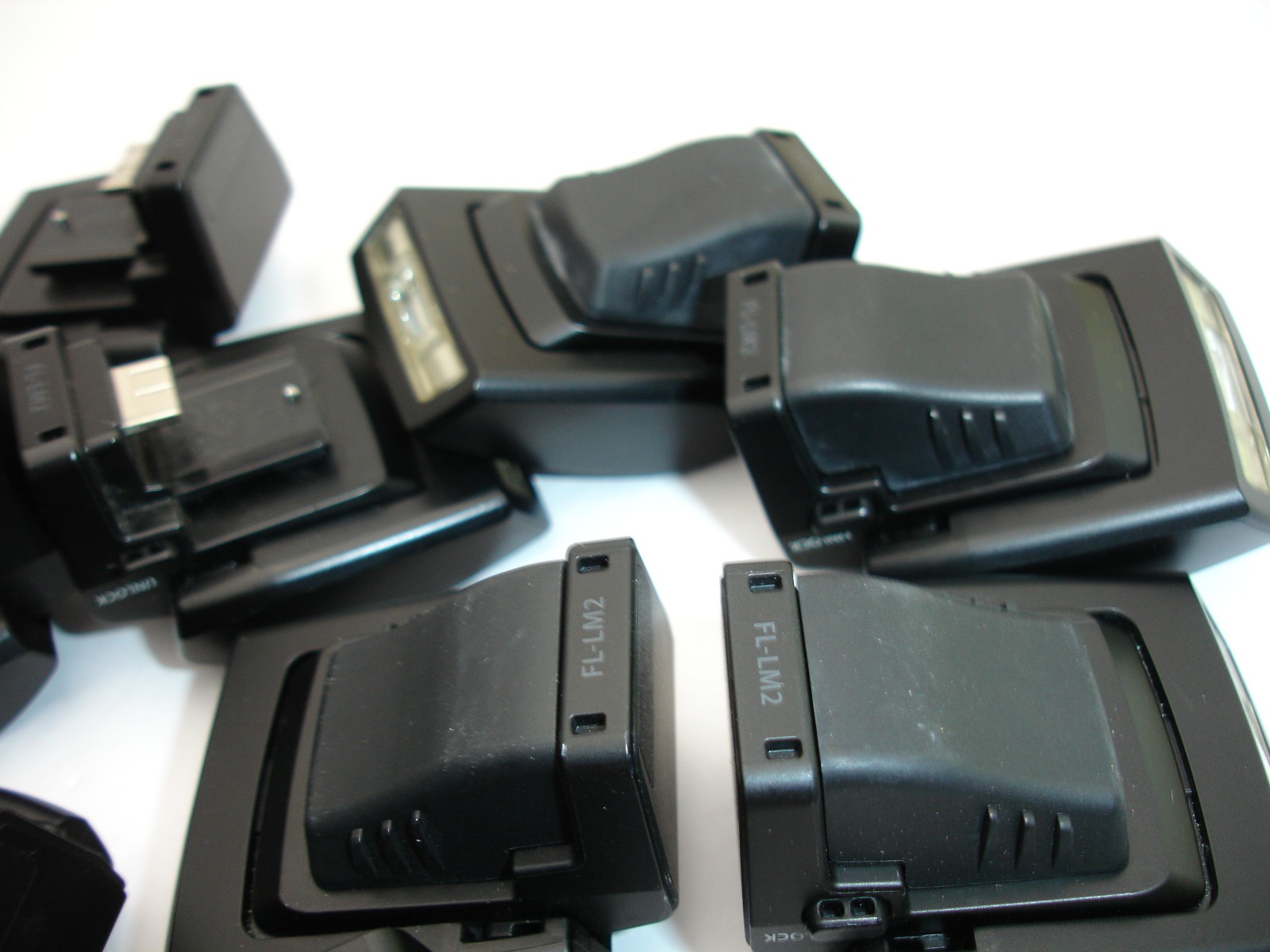 Olympus FL-LM2 Shoe Mount Flash lot ( 13 flashes ) Untested