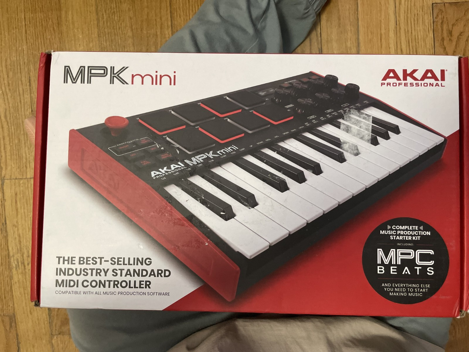 MPK Mini AKAI - 25 Key Electronic Keyboard - Black Red White Brand New