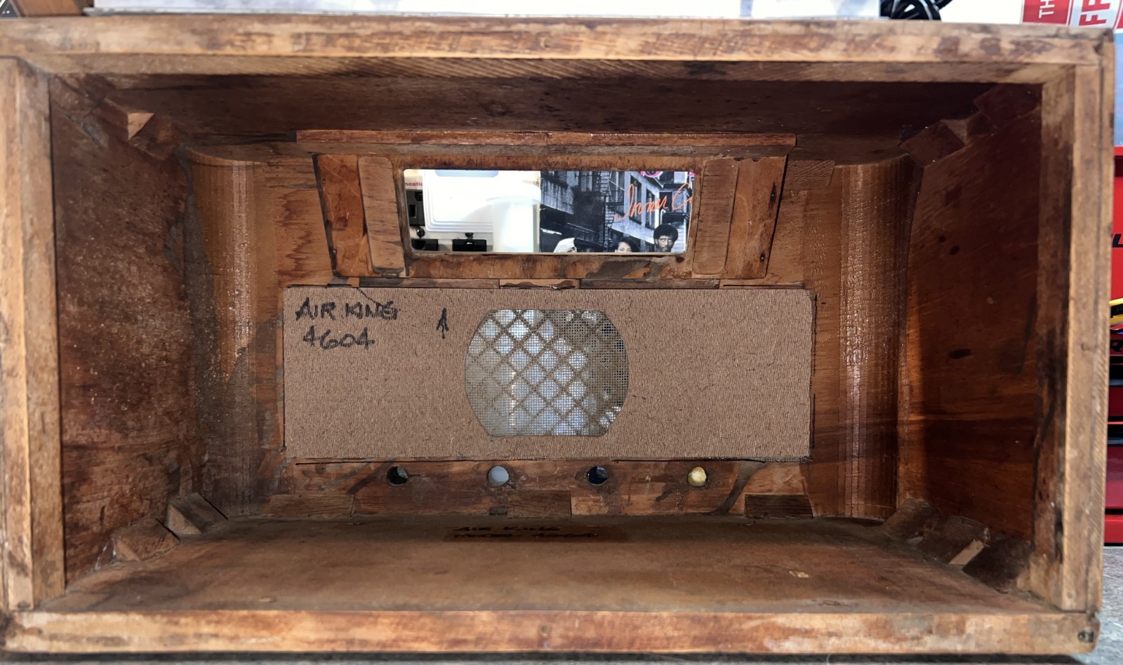 AIR KING Tabletop Broadcast Receiver. Model: 4604. Solid bones for nice rehab!