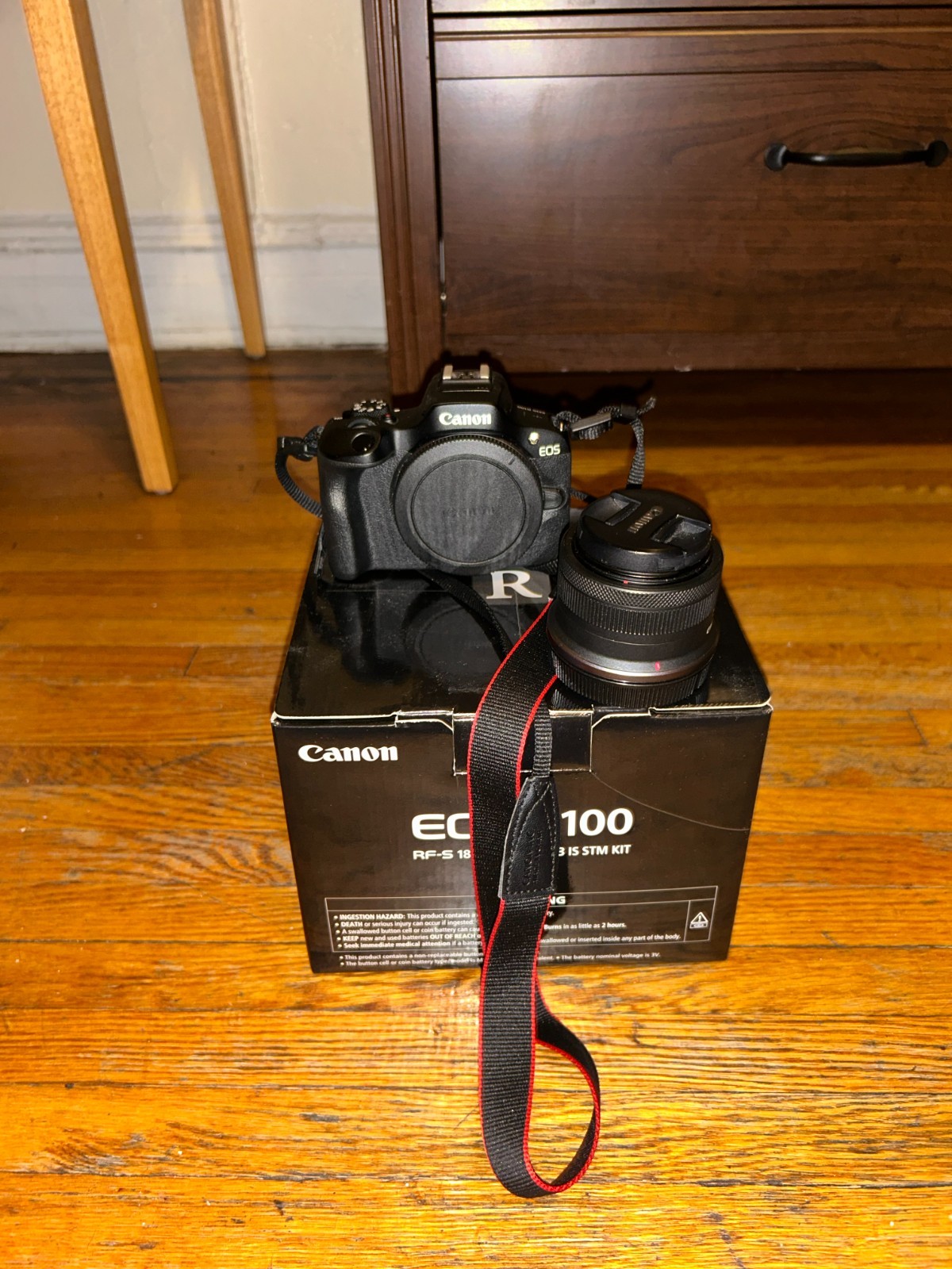 Canon EOS R100 Mirrorless Camera + RF-S 18-45mm Lens Excellent Condition OG Box