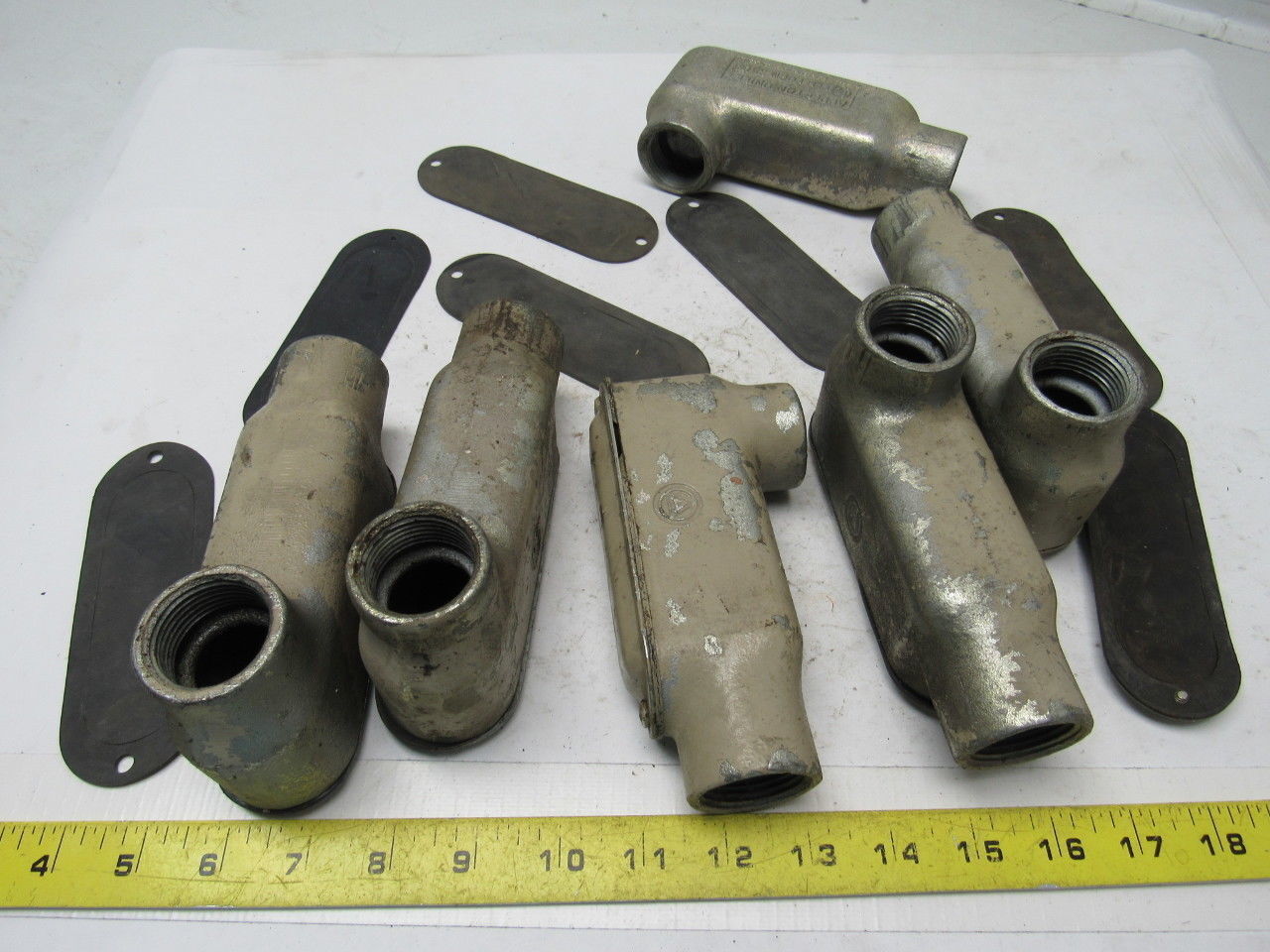 Appleton 1 LB Form 35 1" Port Unilet Conduit Body W/ Cover & Gaskets Lot of 6