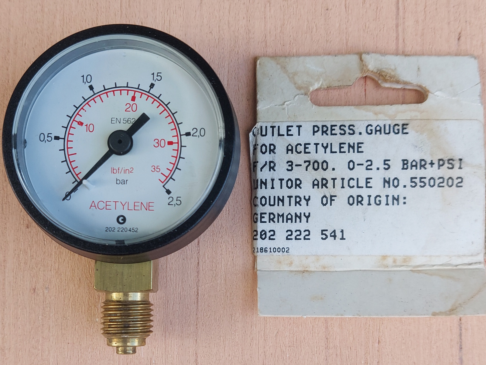 New Old Stock Outlet Pressure Acetylene Gauge F/R 3-700 0-2.5 Bar + PSI Germany