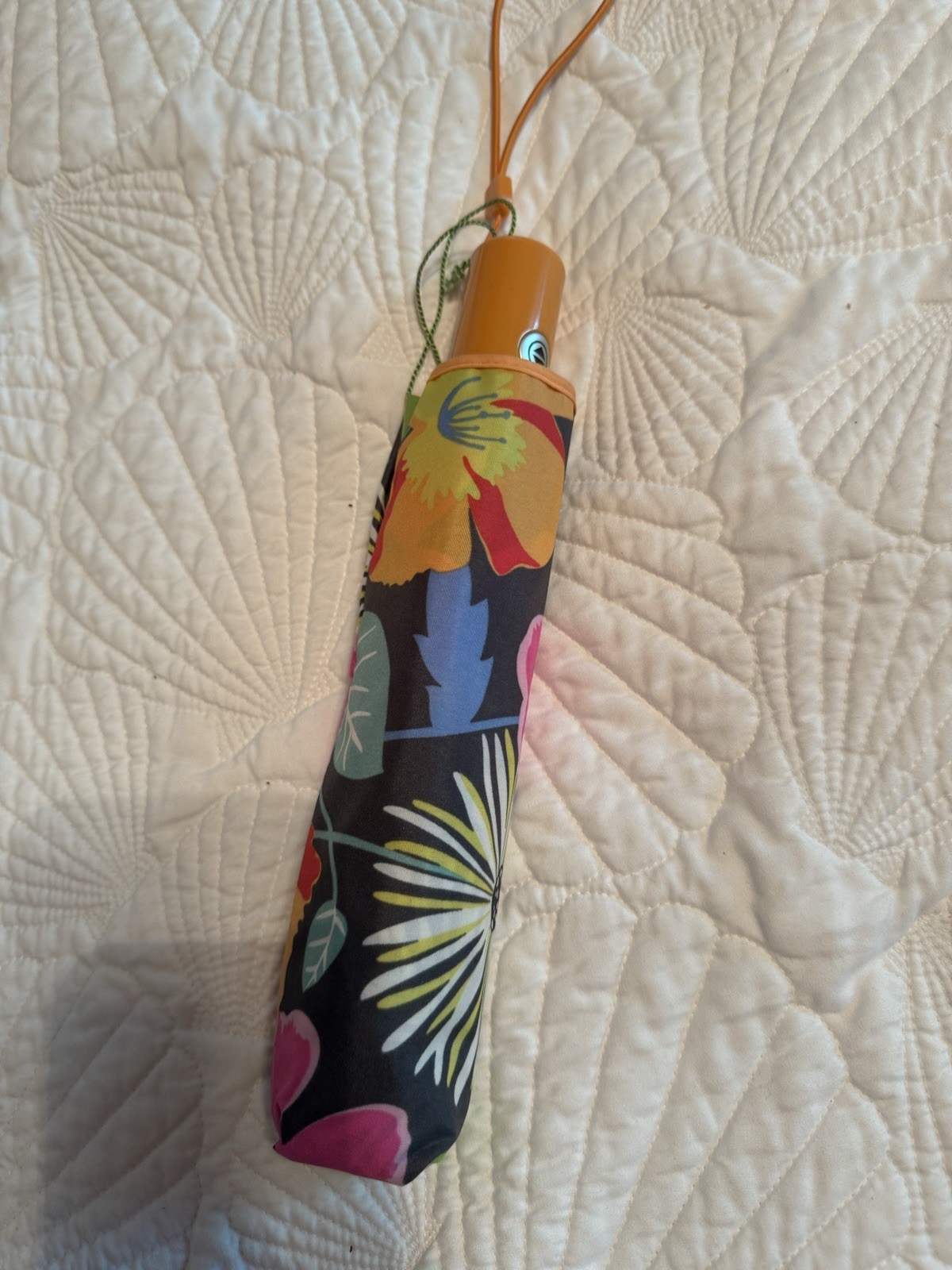 Vera Bradley  “JAZZY BLOOMS”  Auto Open/Close Full Size Umbrella. RETIRED & HTF.