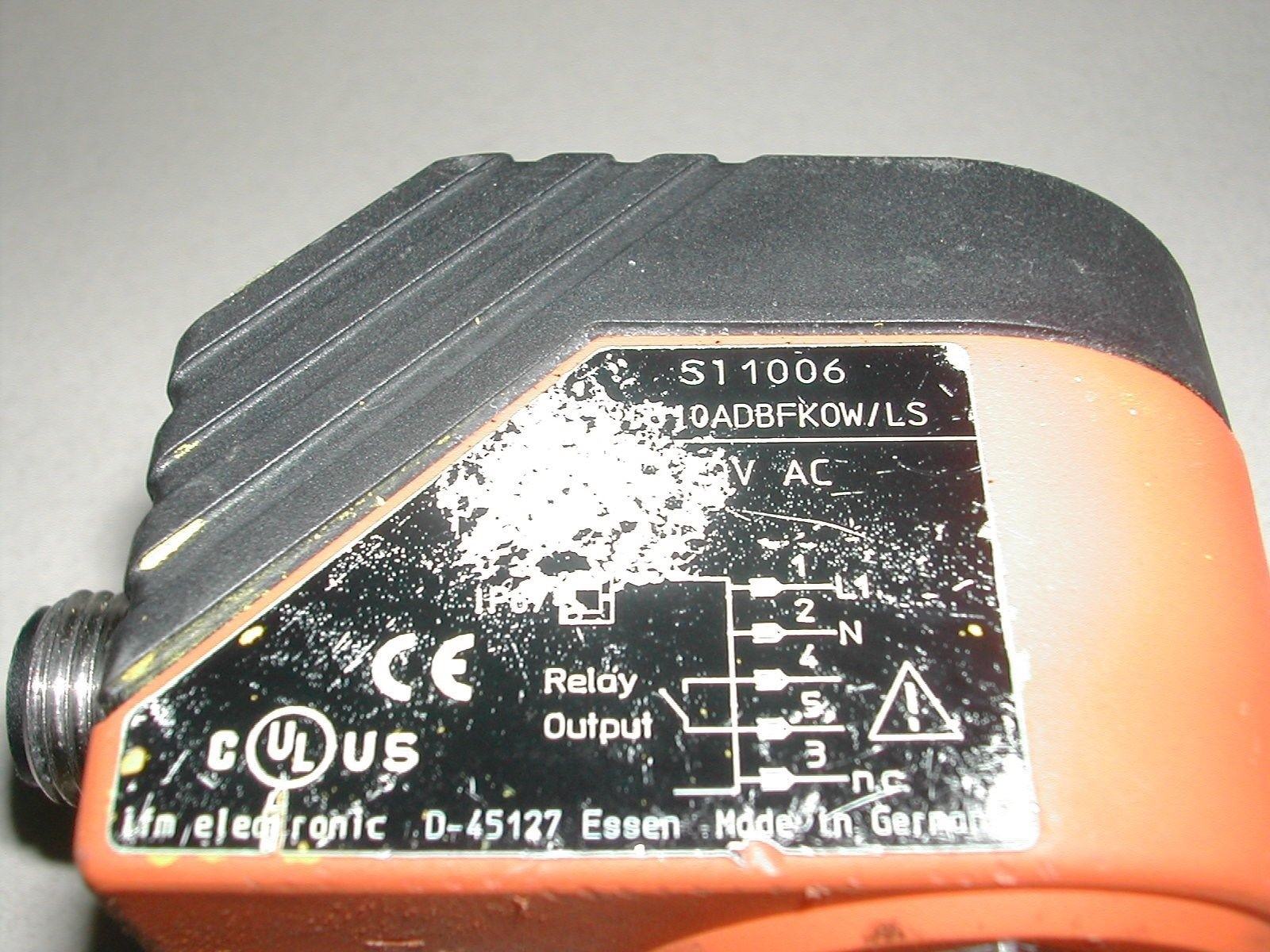 IFM ELECTRONIC ADJUSTABLE FLOW METER SENSOR SI1006 USED I7