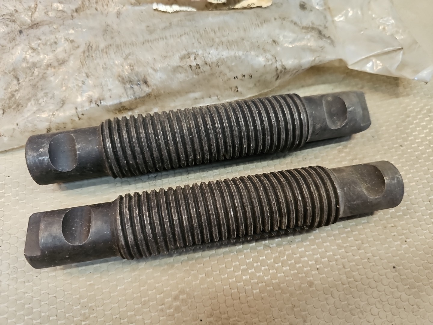 2x New Dayton 327-434 Threaded Spring Pin for Mack