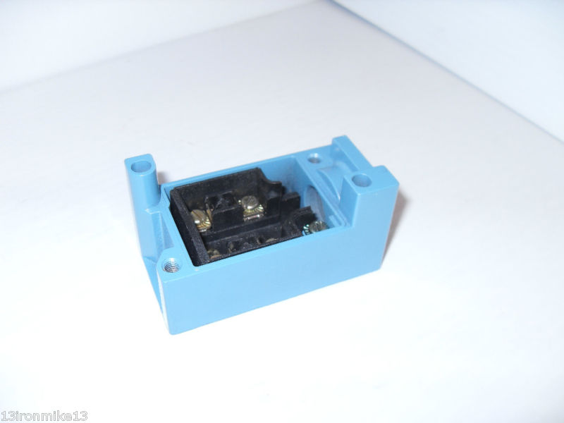 *** NEW IN BOX *** HONEYWELL MICRO SWITCH MPB10 MICROSWITCH BASE