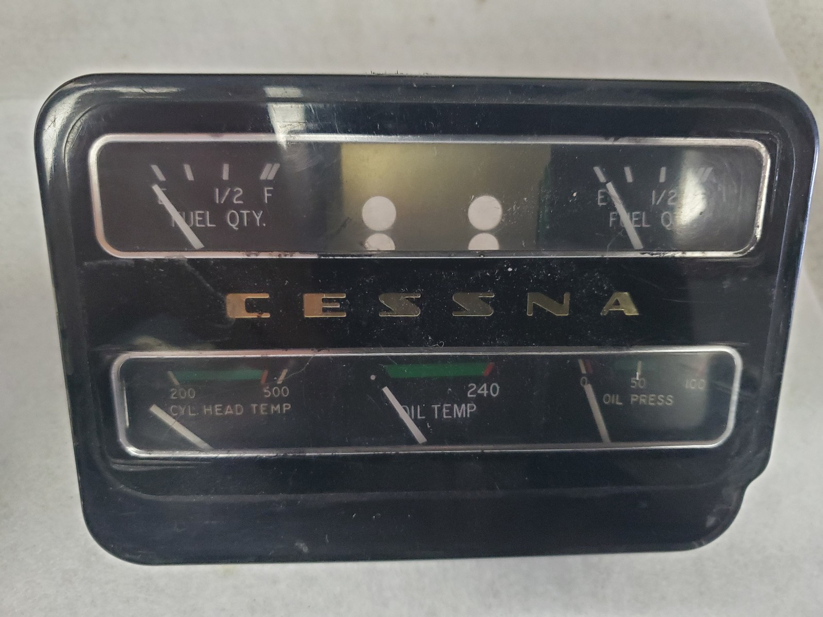 Cessna Engine Gauge Cluster FOR PARTS OR REPAIR C669502-0202 (?)