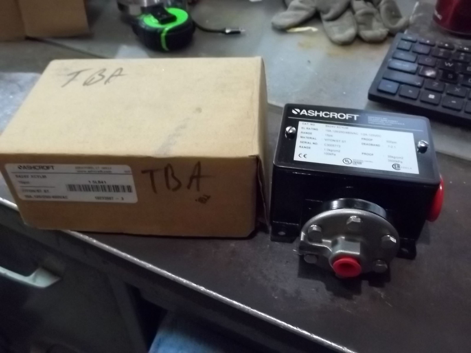 NIB ASHCROFT B424V XCYLM PRESSURE SWITCH 15 PSI RANGE 500 PSI PROOF 15A (839)