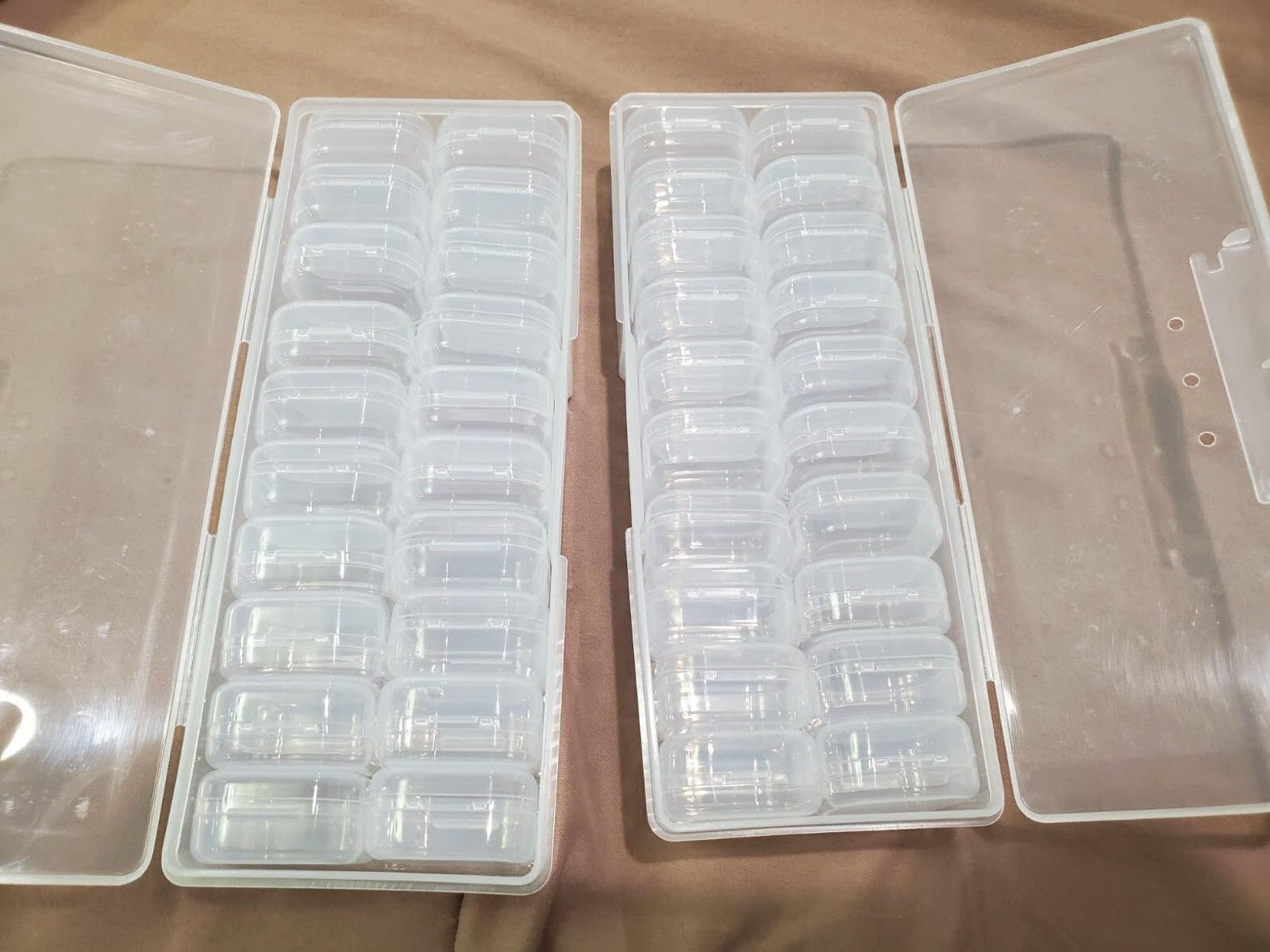 Quefe 40pcs Bead Organizers in A Clear Organzier Box, 2 Sets