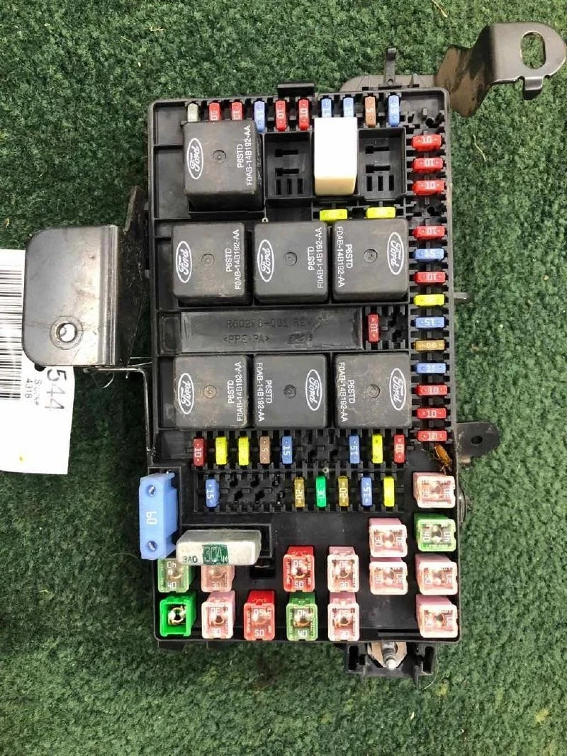 2003-2004 Ford Expedition Engine Fuse Box Assembly OEM