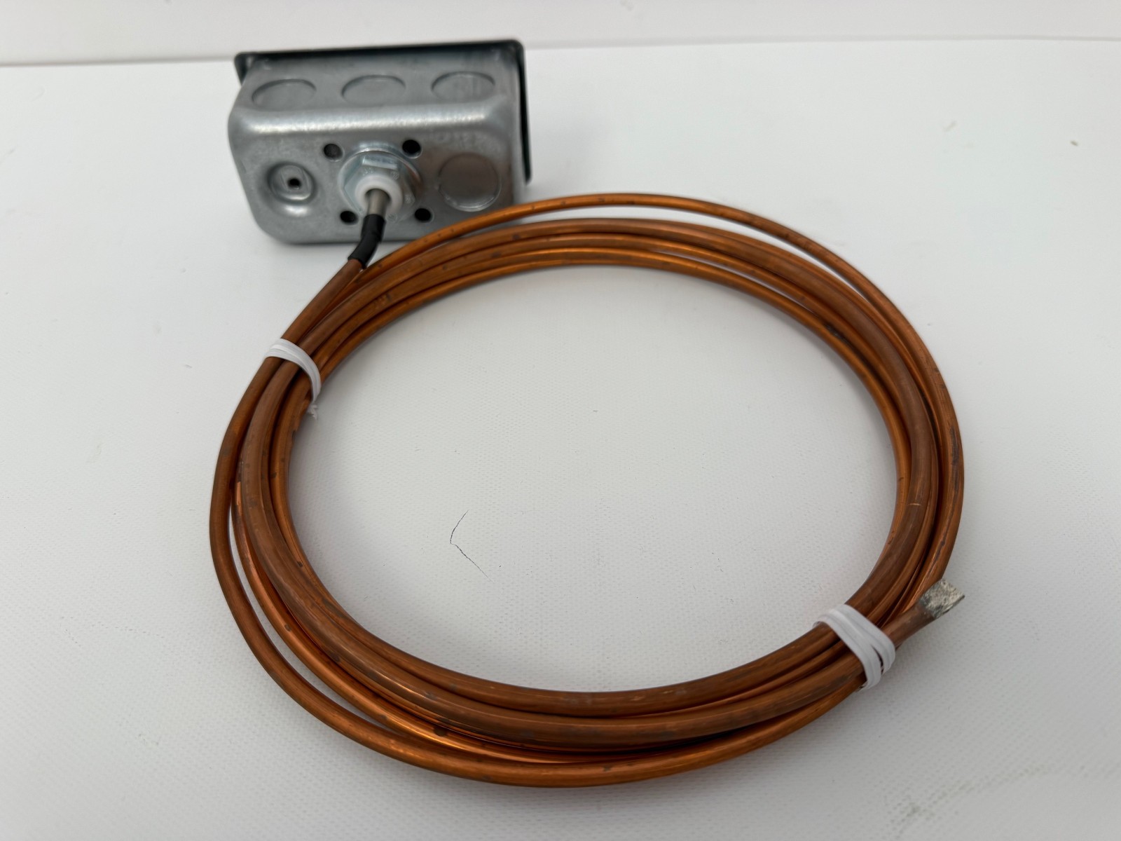 SIEMENS QAM2030.500 DUCT AVERAGING TEMP SENSOR 10K OHM NTC 16' FLEX PROBE NEW