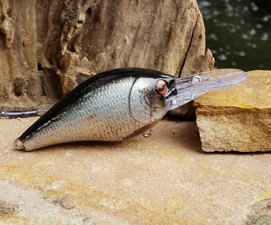 CUSTOM WRAPPED AND PAINTED 1.5 DEEP DIVER CRANKBAITS