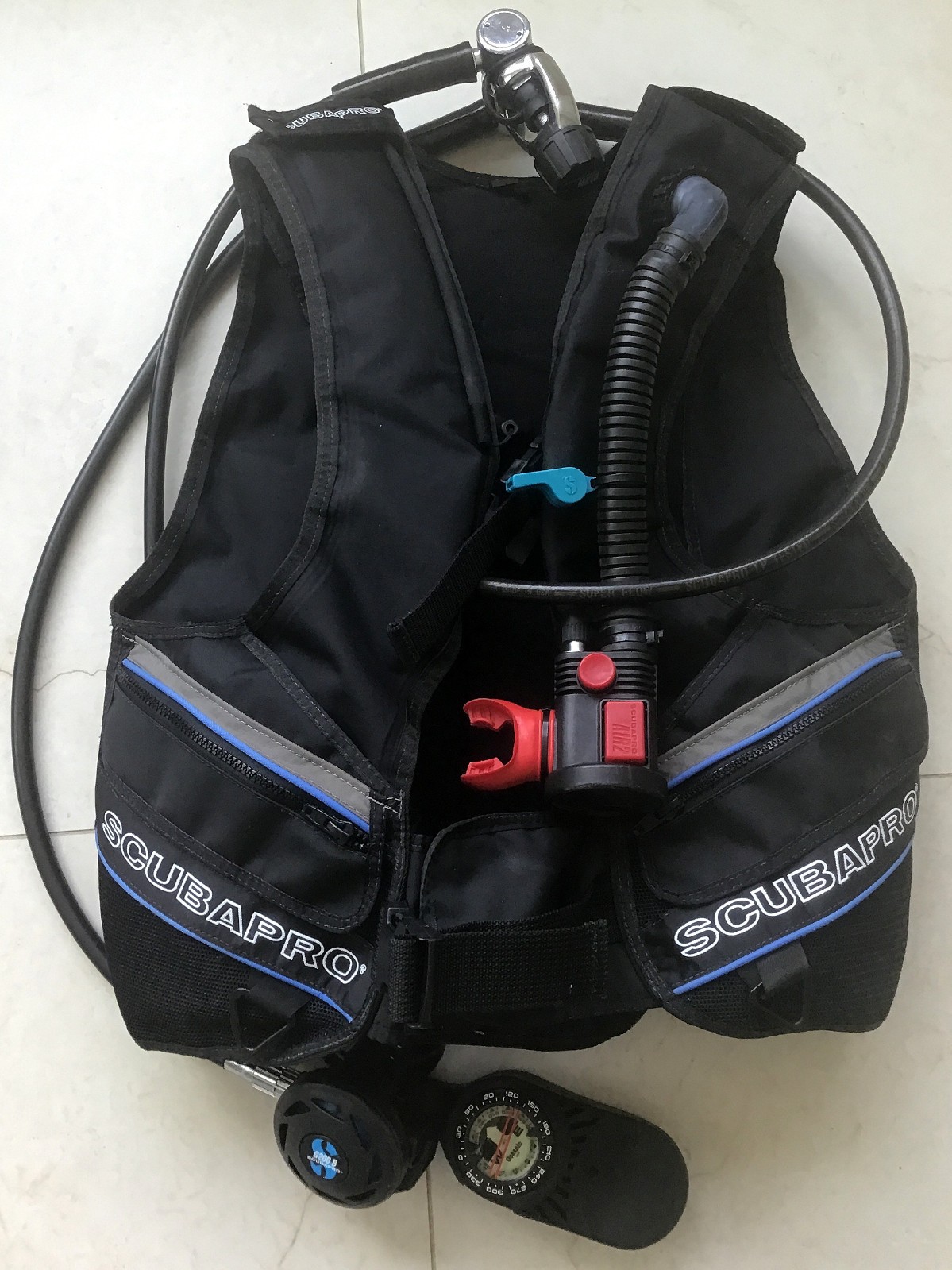 Scubapro MK10 Regulator, G200 B Second Stage, BCD, A.I.R. 2, Black, Medium