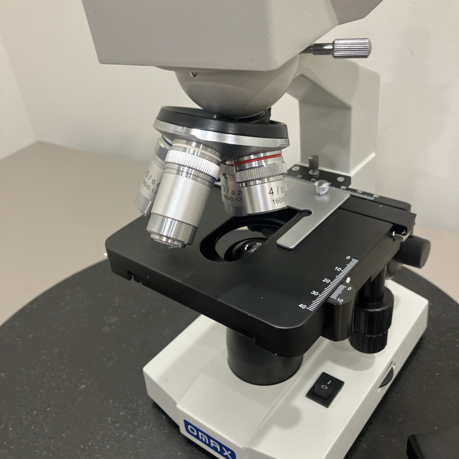 Omax M82E Compound Light Microscope w eyepieces and power cord