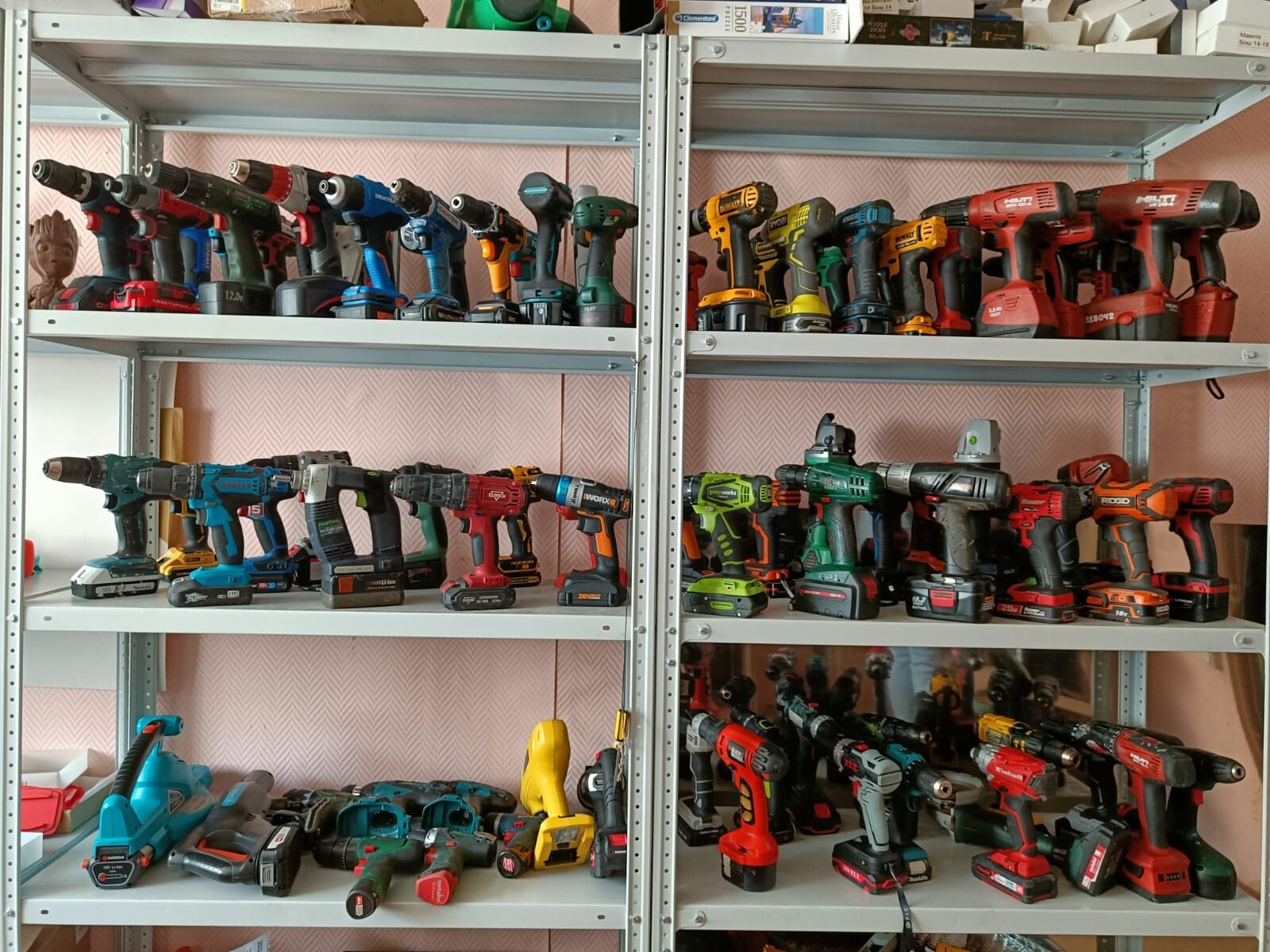 Adaprers for 18v powertools ( Jadapters )