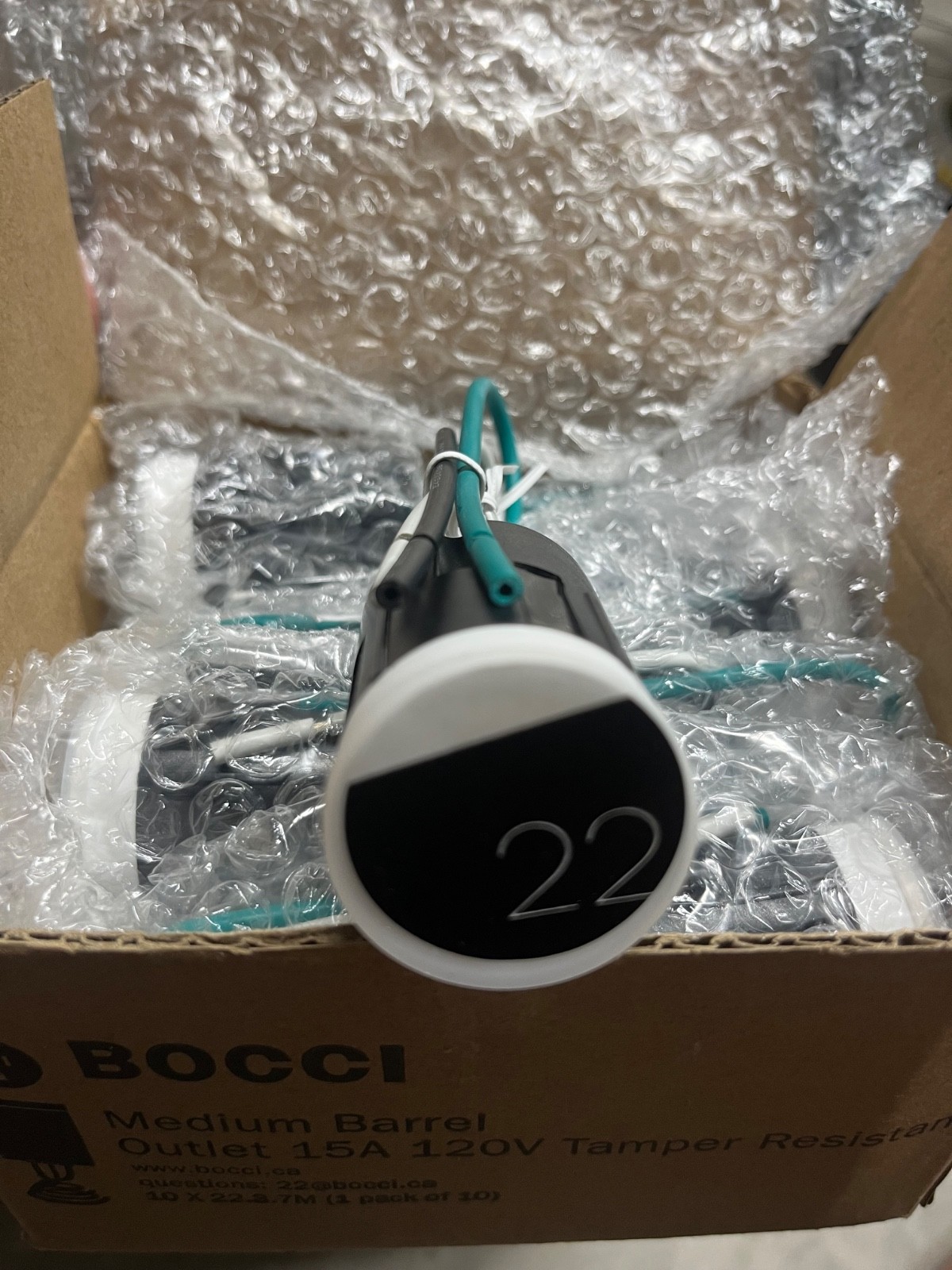 Bocci 22 System White-Medium Barrel Outlet-15A-120v & Mounting Plates