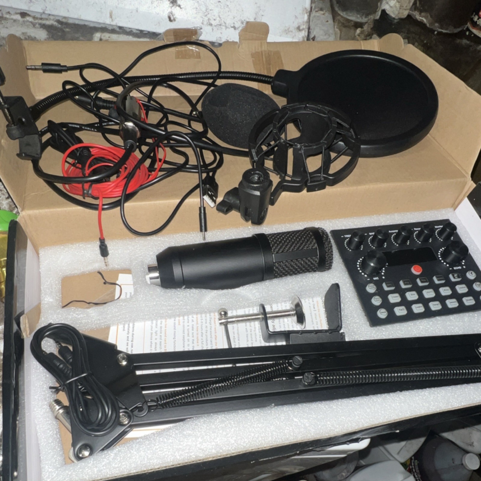 Legendary Vocal Podcast Audio Interface Bundle with Microphone and Sound Card