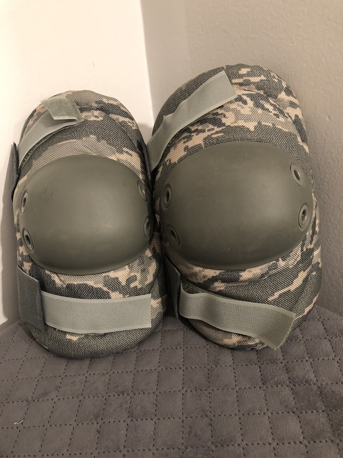 D4 US Military ARMY Alta PE Tactical Pads Camo 2C unknown Size