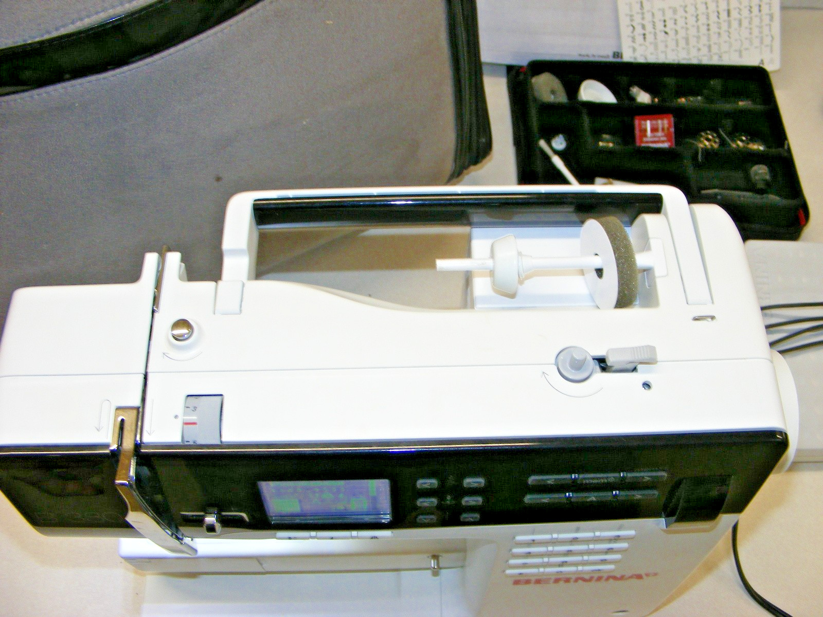 BERNINA B380 Sewing Machine with Rolling Case
