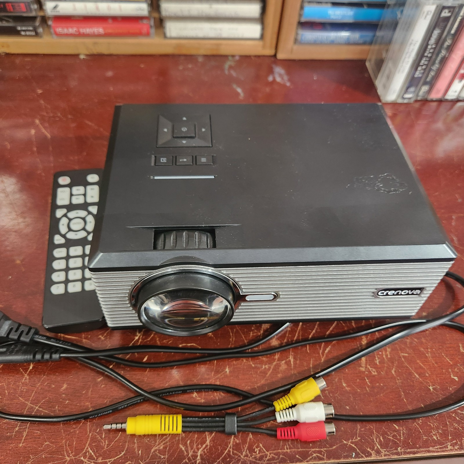 Projector / Crenova Xpe470/ Cables And Remote Tested!