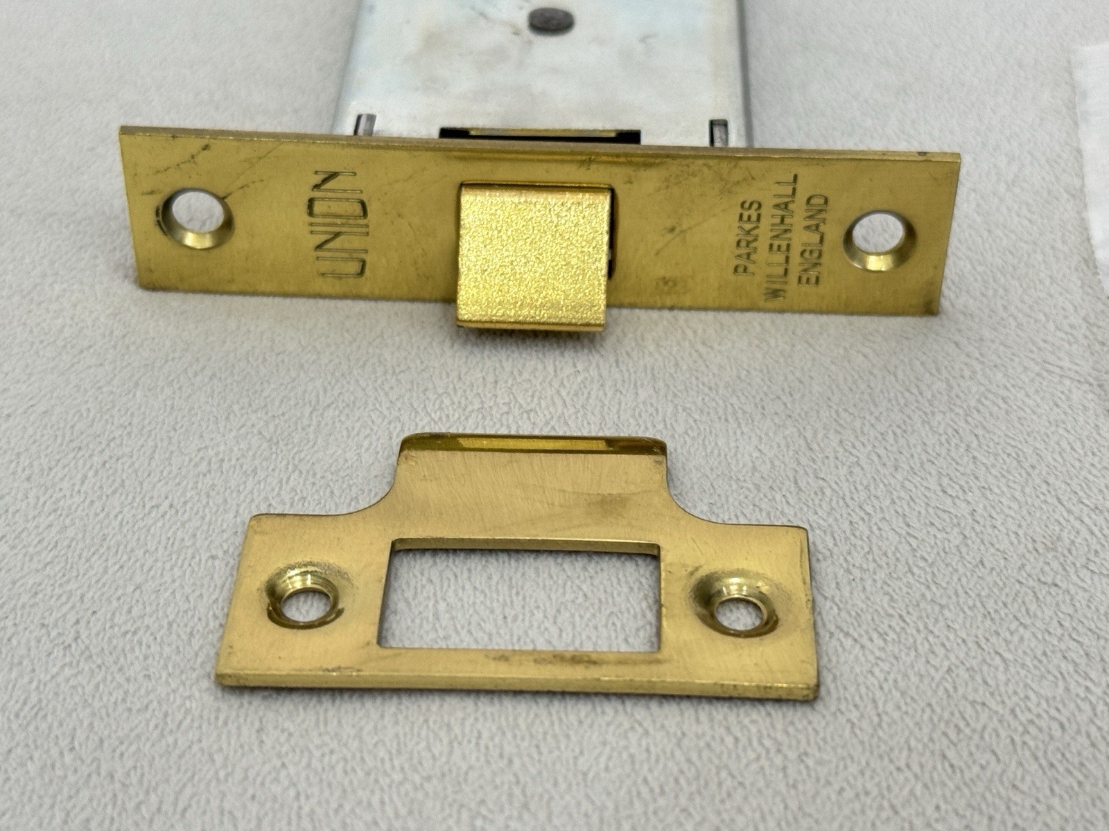 Union J2642 – 102mm (4”) Mortice Latch Flat Pattern Latch Brass Finish
