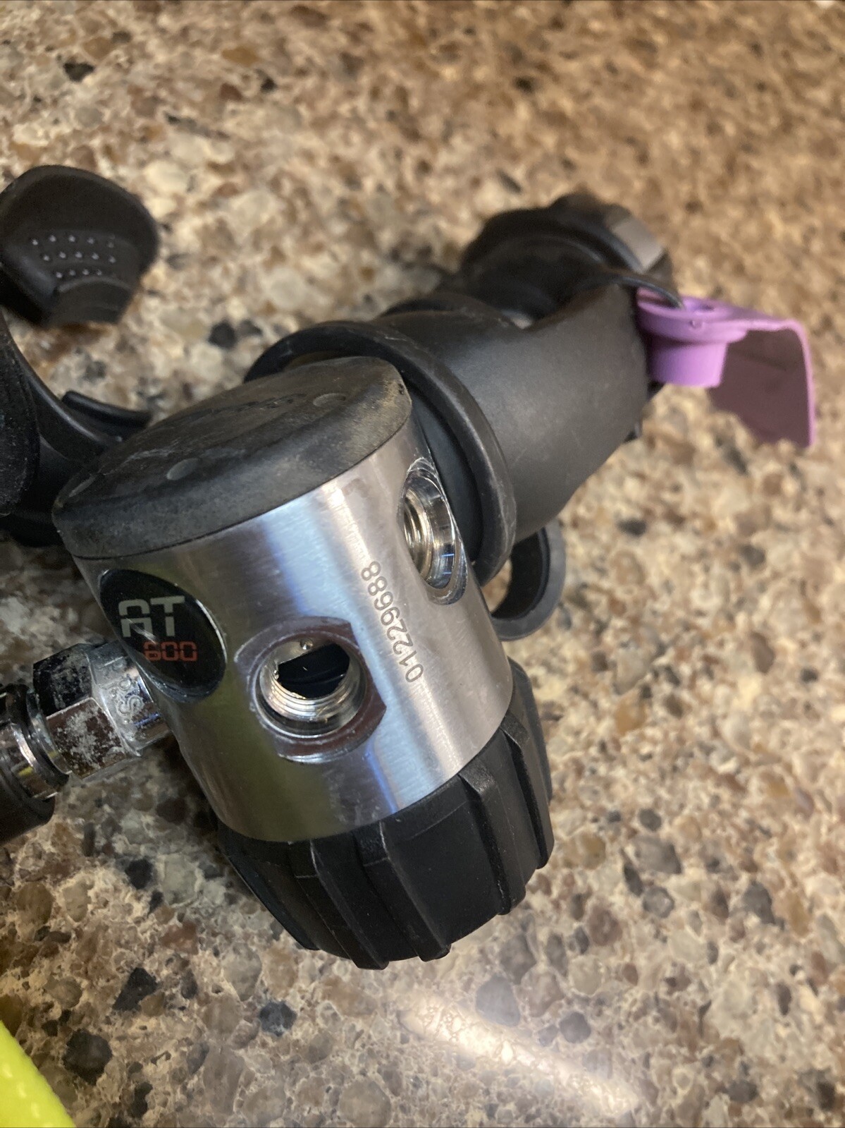 Aeris A2 AT600 regulator set For scuba diving Read!