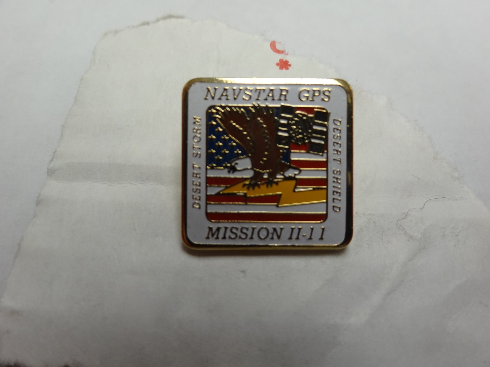 INSIGNIA CREST HAT PIN MINI BADGE DESERT STORM DESERT SHIELD MISSION 11-11