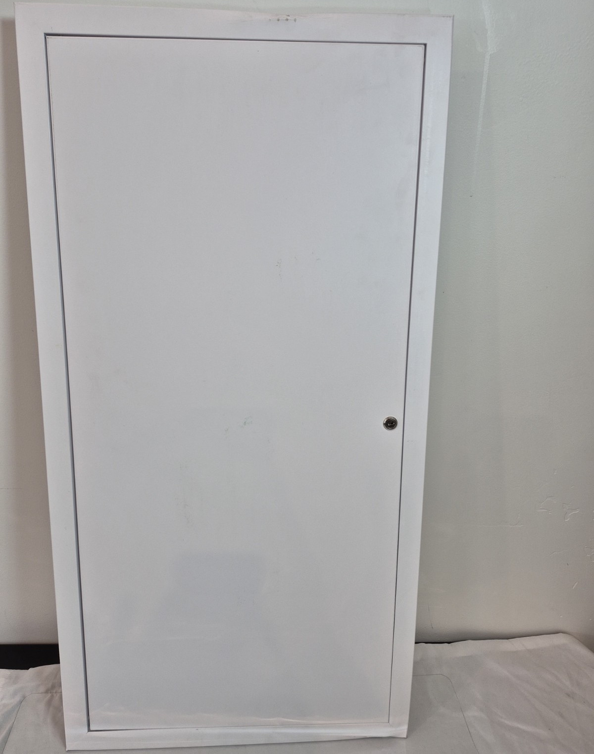 White Metal Rectangular Inspection Door, Concealed Latch Wall/Ceiling