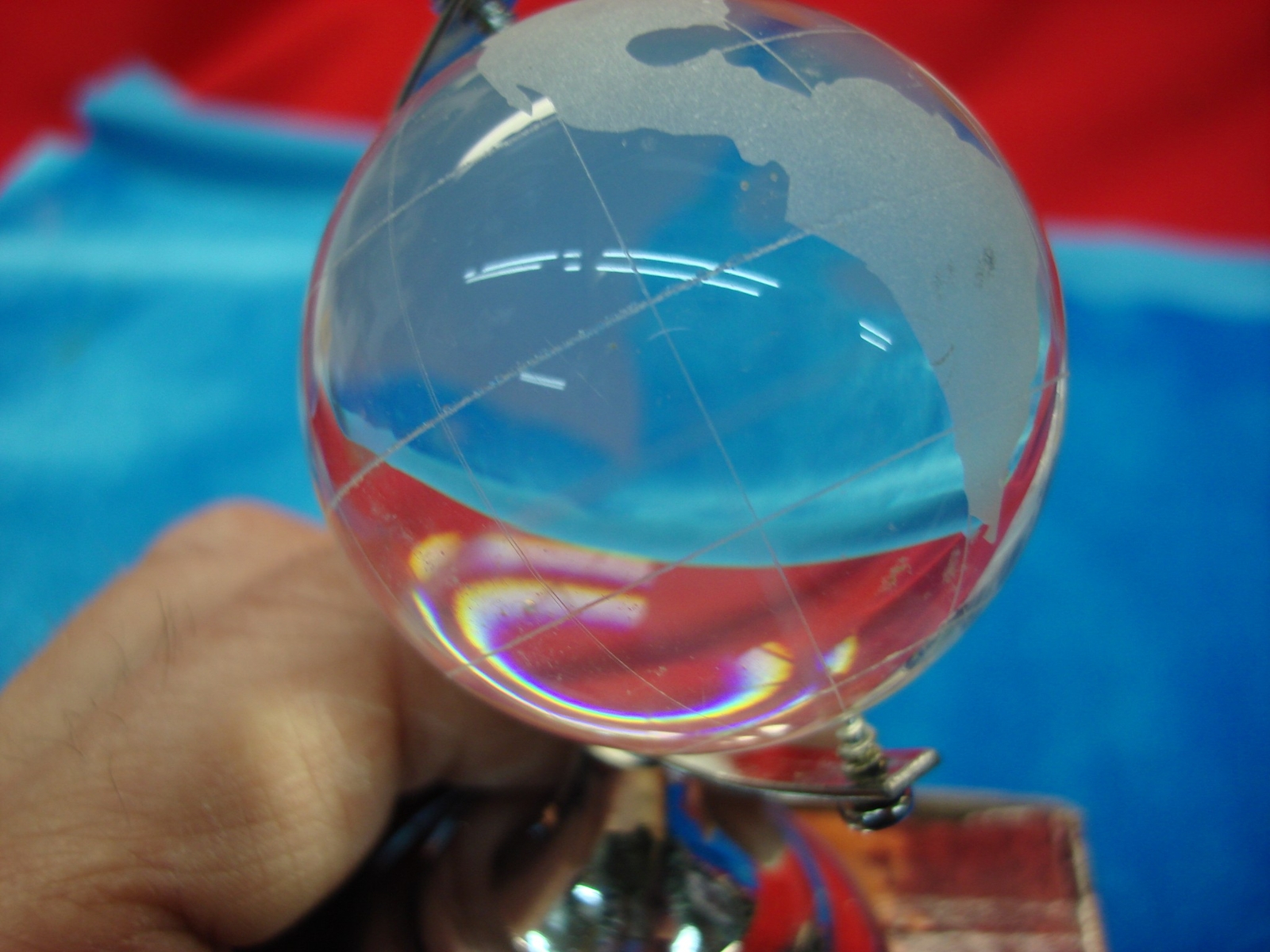 CRYSTAL GLASS GLOBE - NEW IN PKG. -