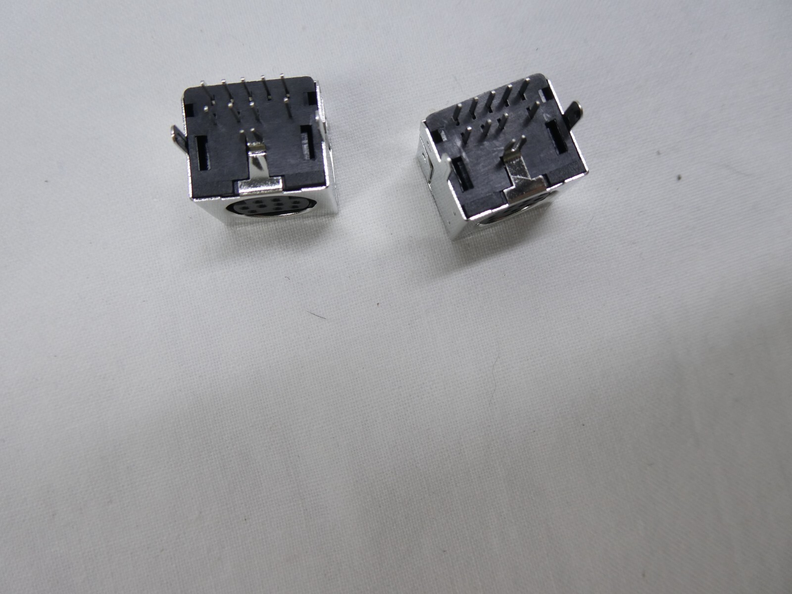 9 Pin Female Mini Din Socket Shield Right Angle A/V Connector Sega Genesis X2