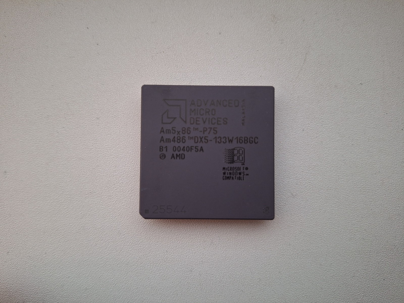 AMD Am486DX5-133W16BGC Am5x86-P75 486 DX5 133 rev B1 3,45V vintage CPU GOLD