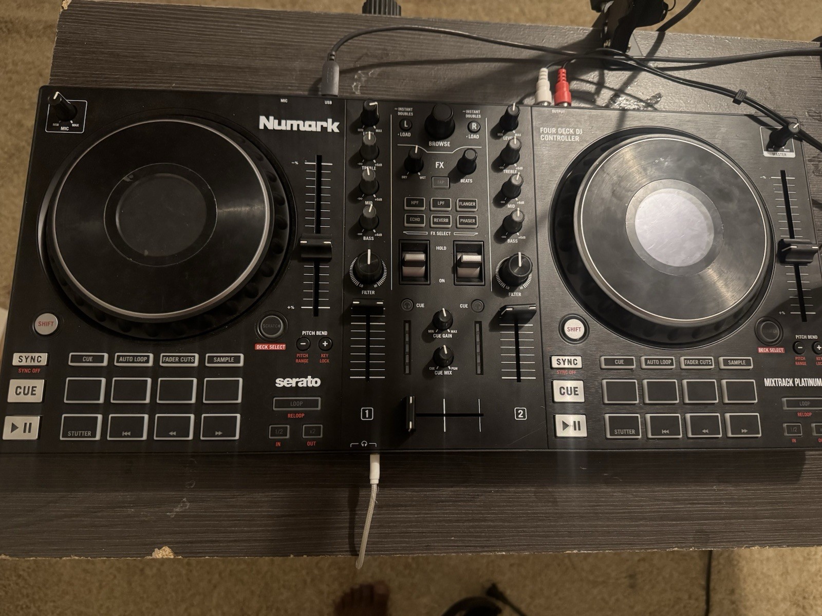 Numark ‎Mixtrack Platinum FX DJ Controller -