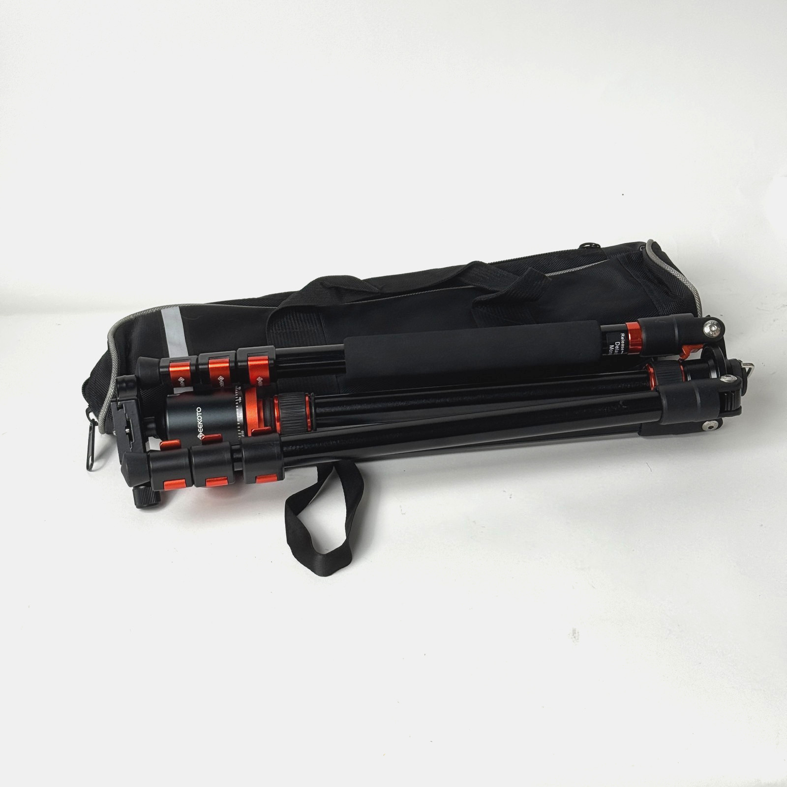 Geekoto AT24EVO Camera DSLR Aluminum Tripod/Monopod With Case