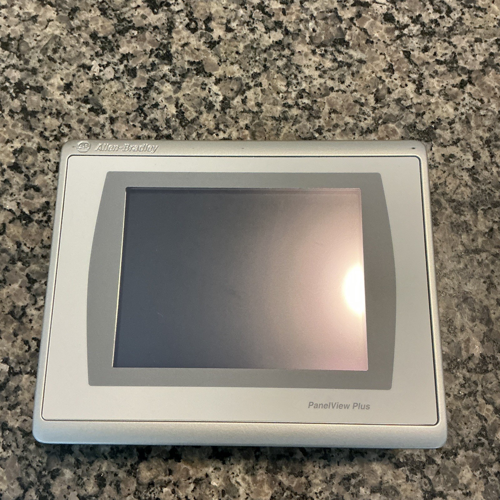 Allen Bradley PanelView Plus 7   2711P-T7C22D9P