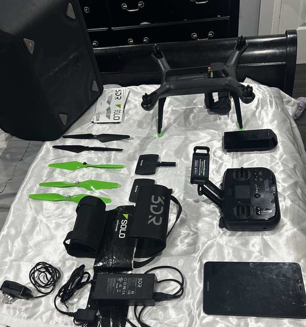 3DR Solo Quadcopter Remote Controlled Ready To Fly Drone Samsung Tablet Include