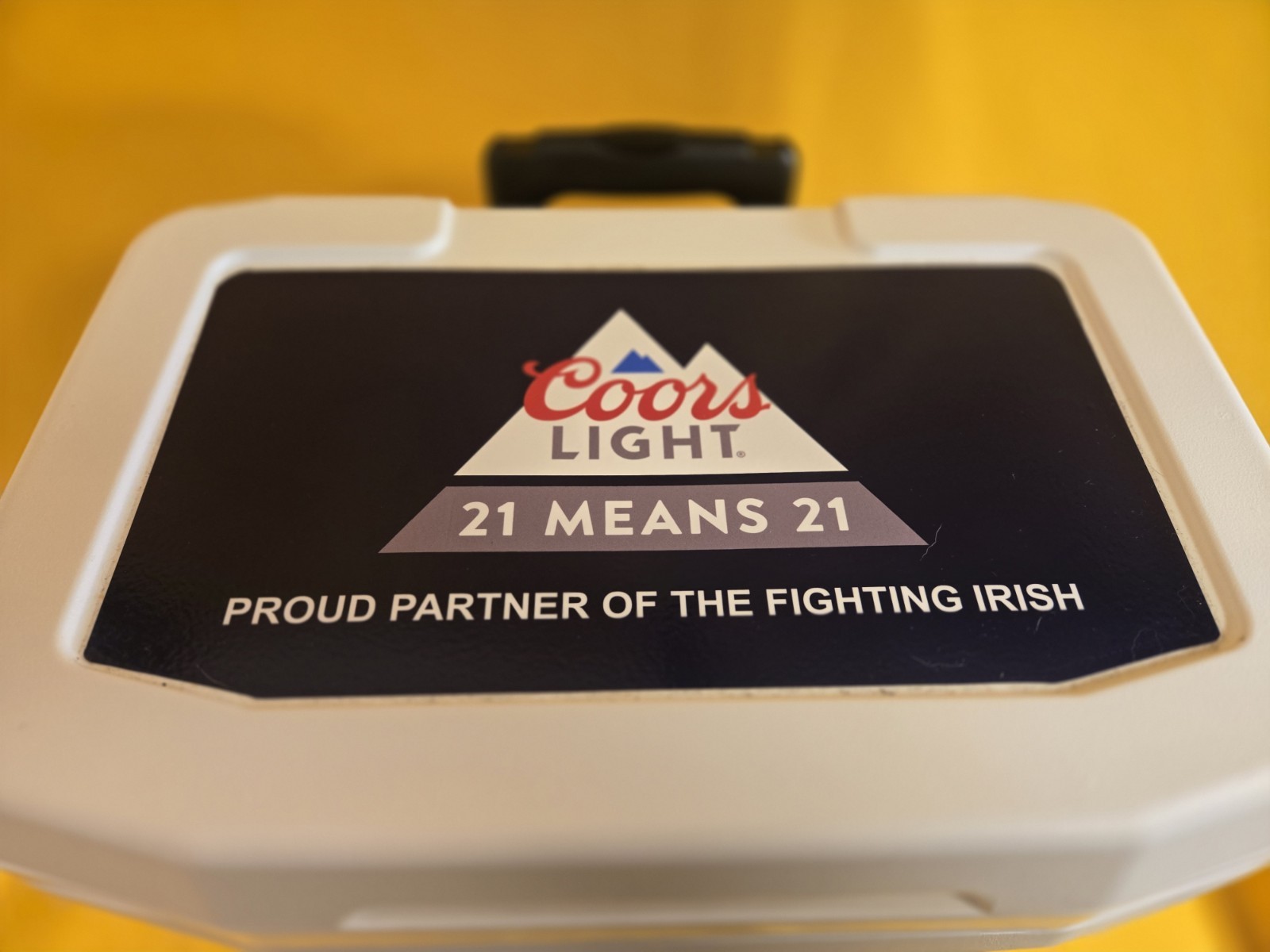 NOTRE DAME-COORS LIGHT-IGLOO PROFILE 16 ROLLER HARD-SIDED COOLER - RARE