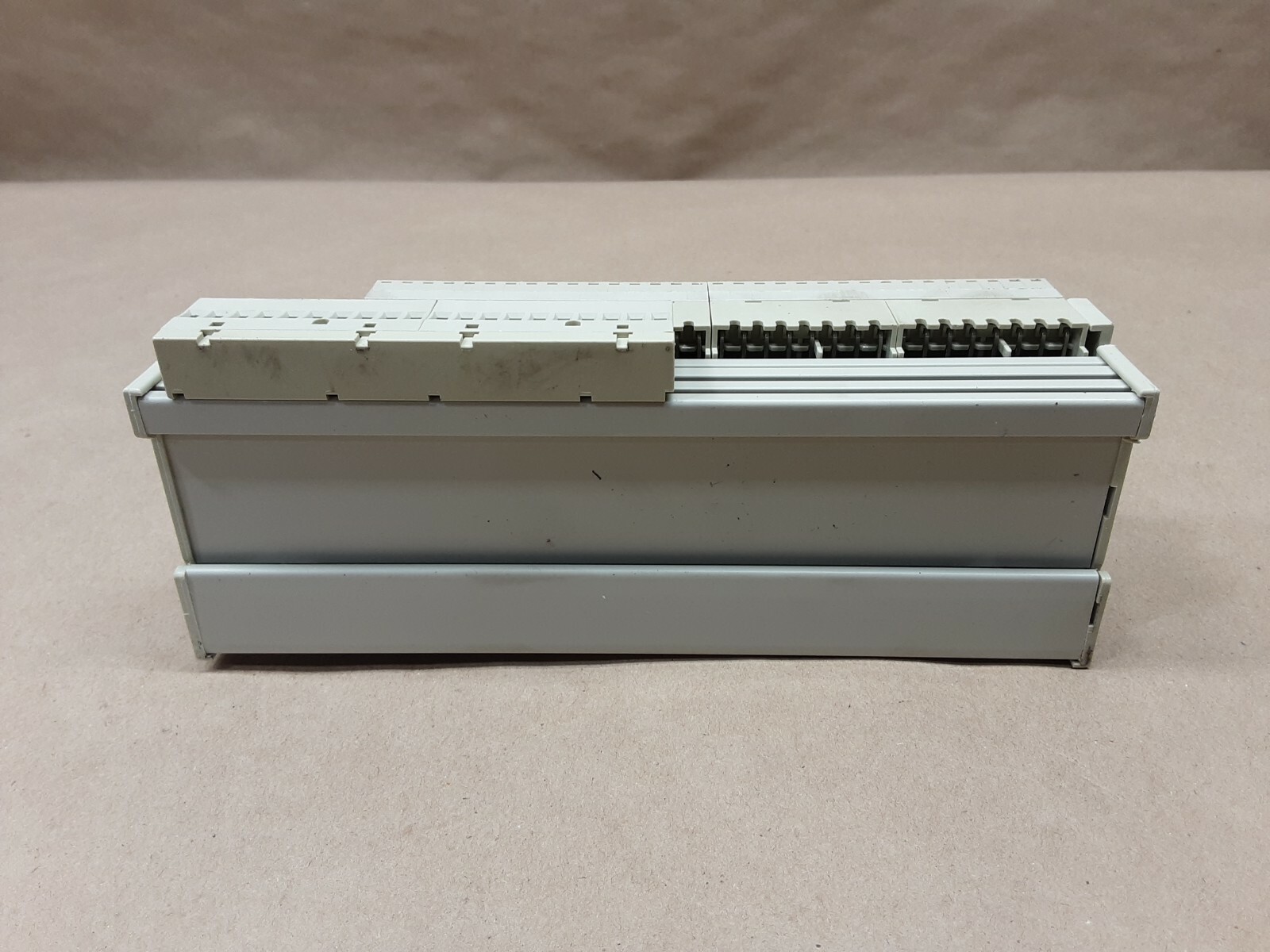 Telemecanique ABE7S16S2B0 Interface Module Connection Solid State #1081B19PR3*KR