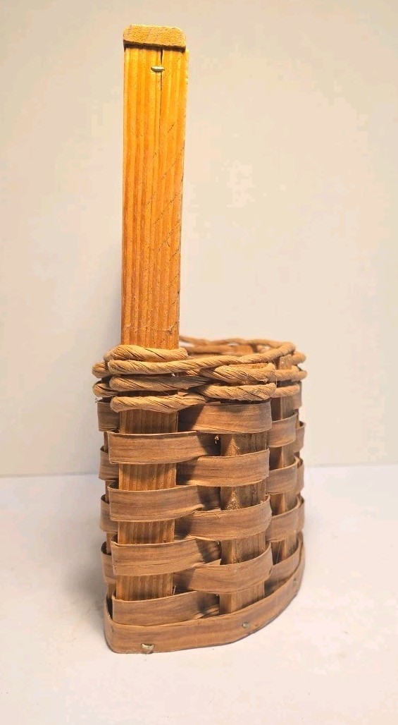 Vintage 2000 Cracker Neck Creek Basket