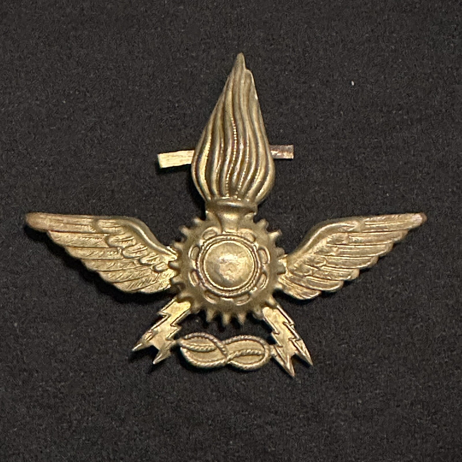 WWII Italian Air Force Hat Badge Original