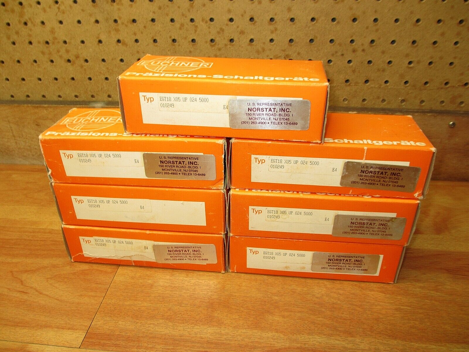 Euchner EGT18 X05 UP 024 5000 *NEW* Proximity Switch Sensor 010249