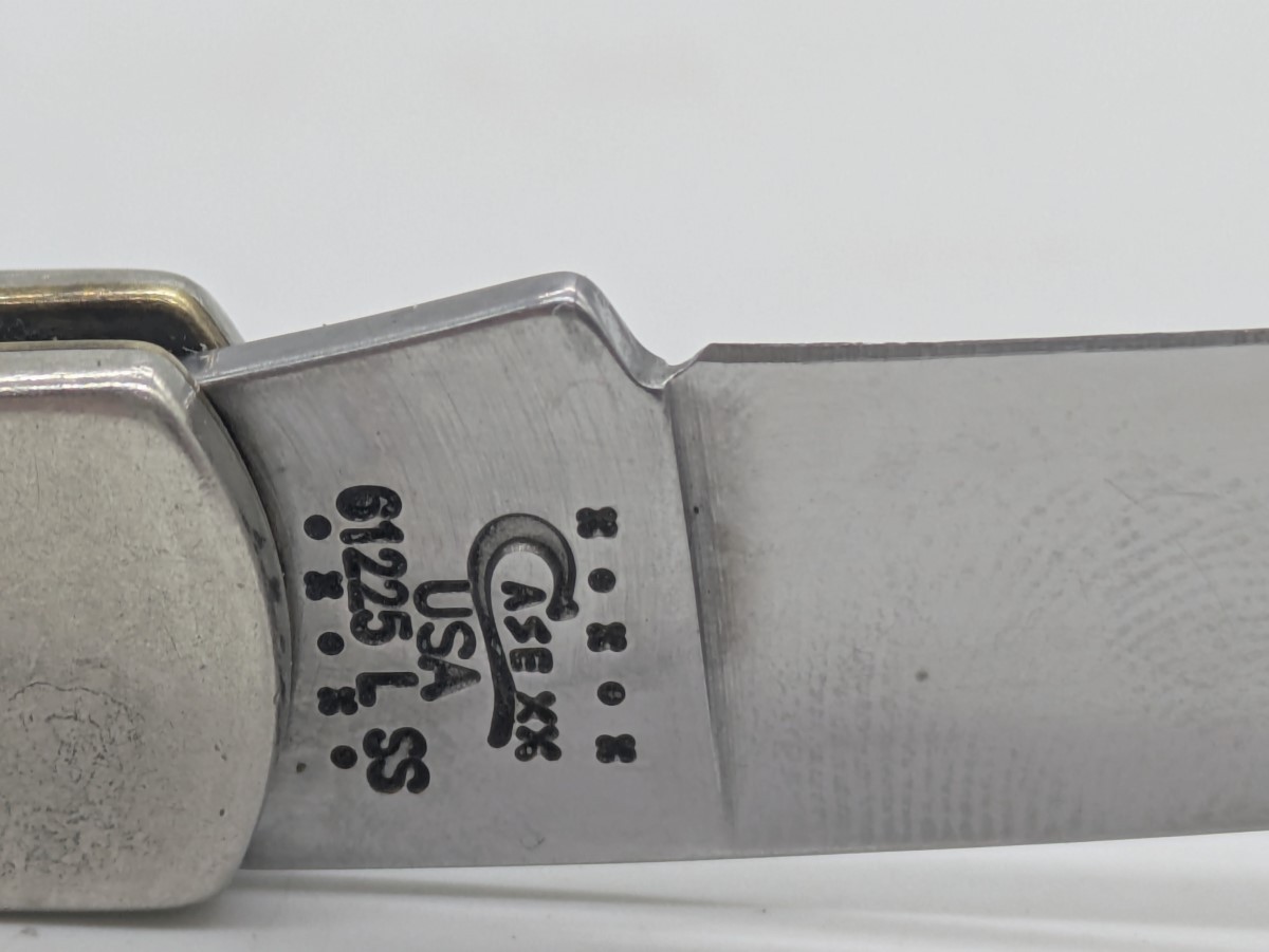 CASE XX Key Lime Bone Lockback Single Blade Folding Pocket Knife (EC3040325)