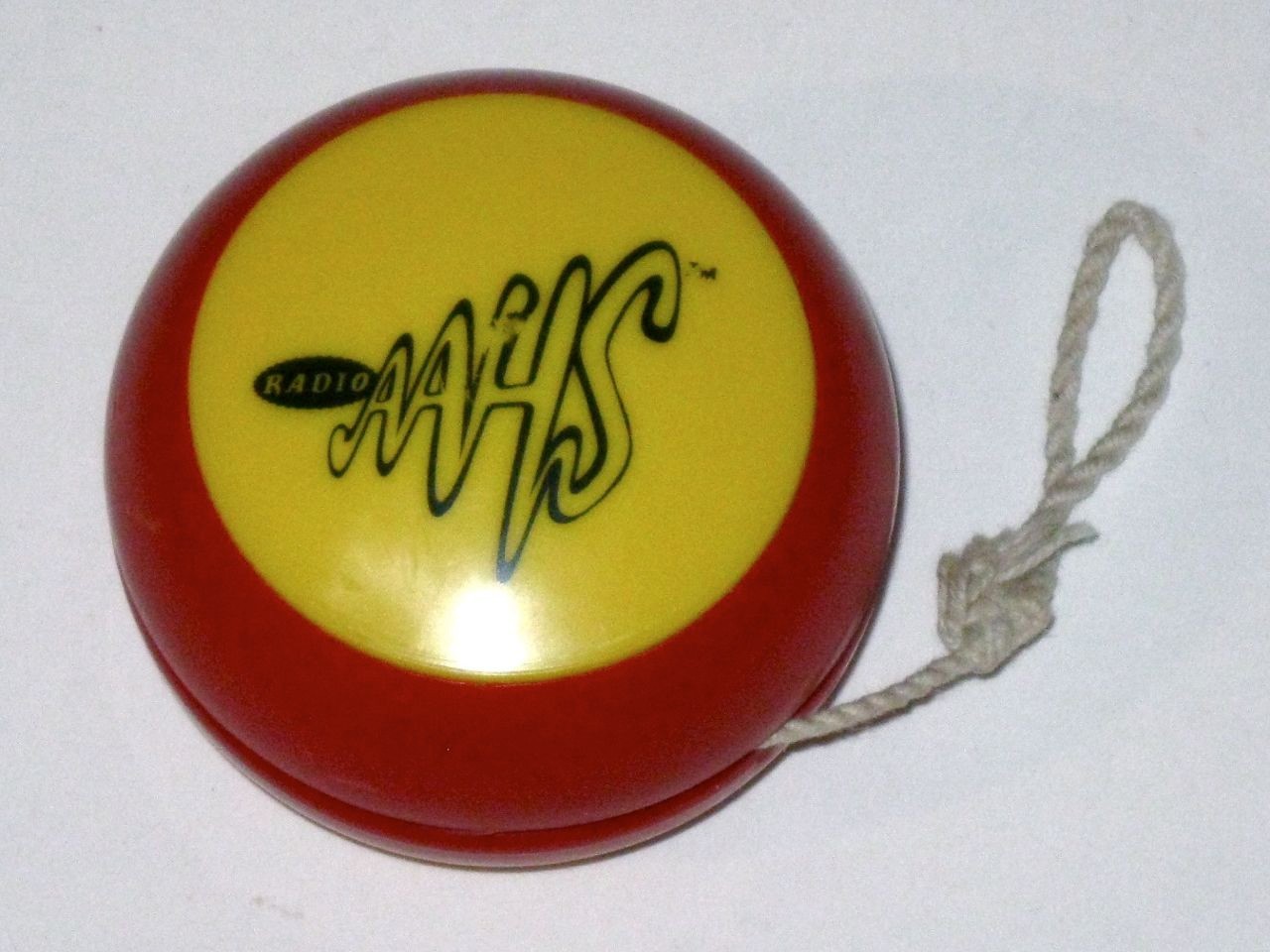 Vintage 1990s RADIO AAHS Yo-Yo! Rare Red & Yellow Promotional Advertising Yo-Yo!