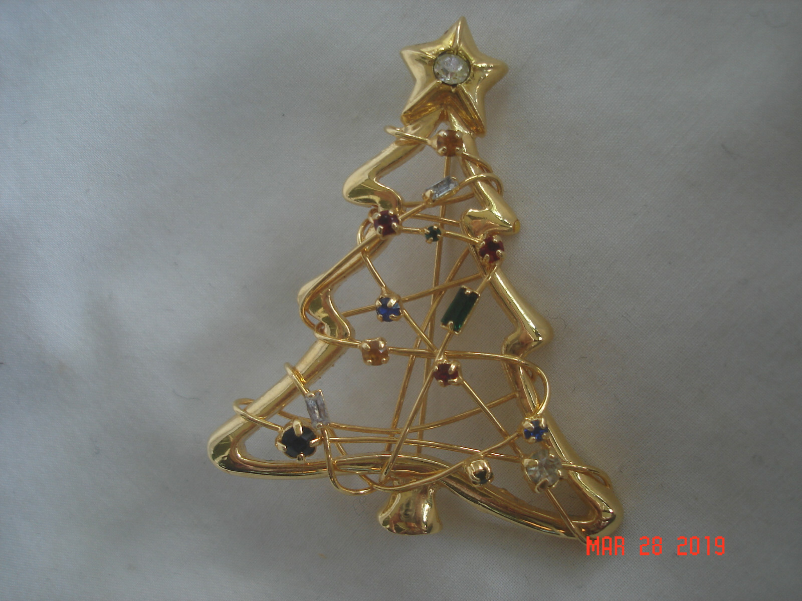 UNIQUE! Vtg. RANDOM PRONG SET RHINESTONES " Wrapped " CHRISTMAS TREE PIN BROOCH