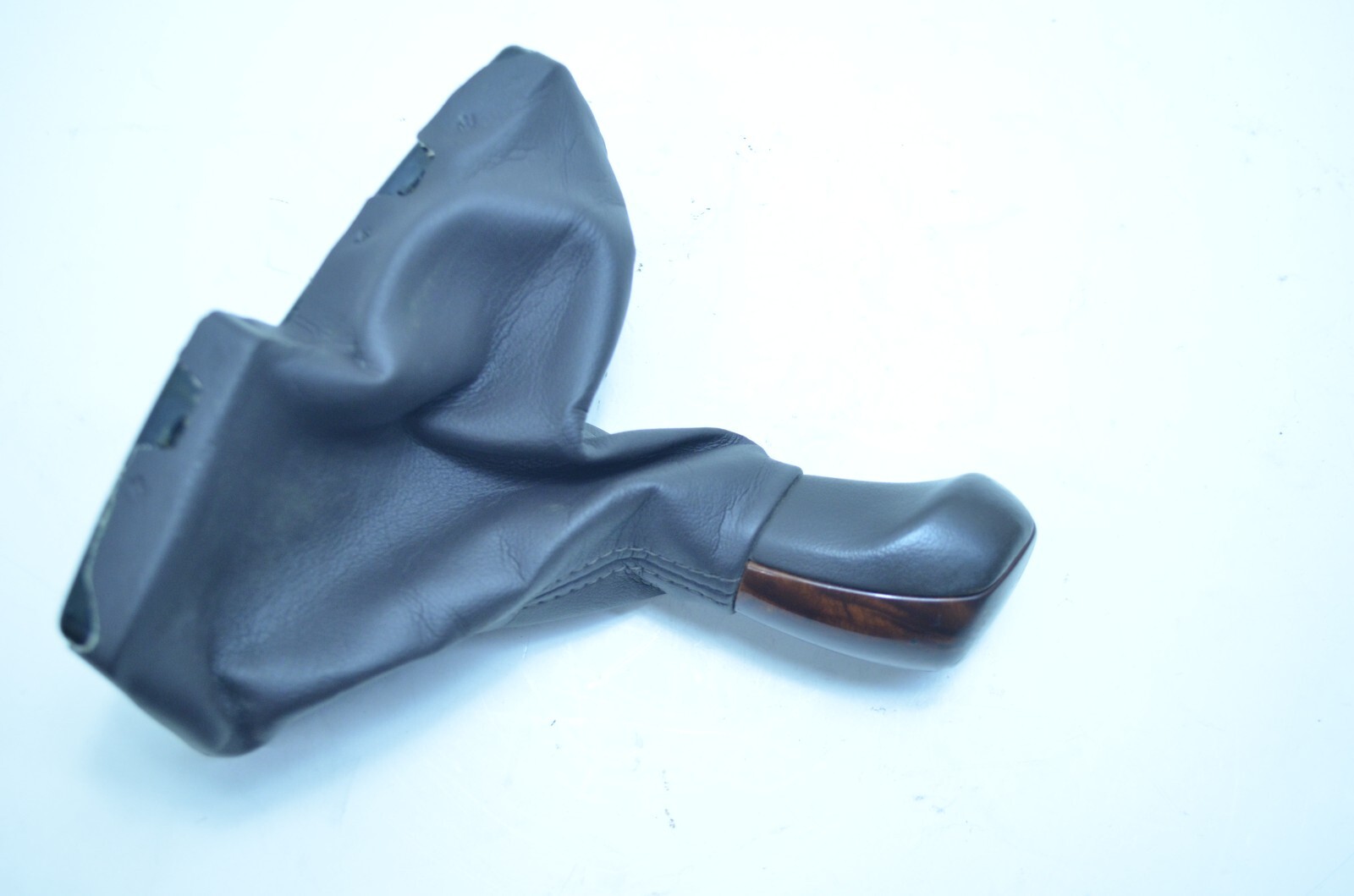 10-13 BUICK LACROSSE AUTOMATIC TRANSMISSION SHIFTER BOOT OEM