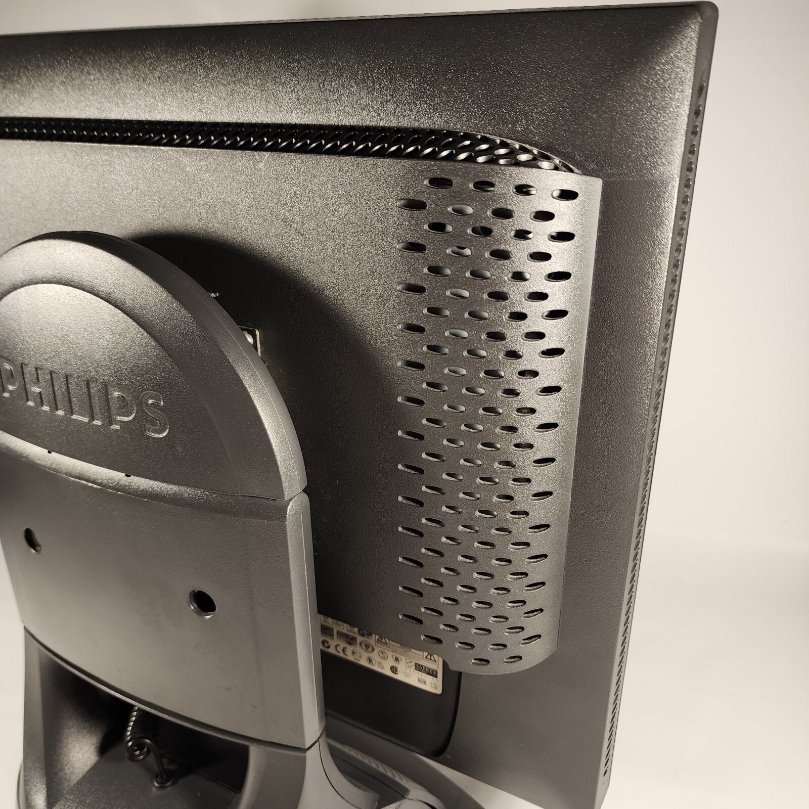 Excellent Philips 180P2G/74 18.1" Monitor W/ Rotating Stand Built-In Speakers