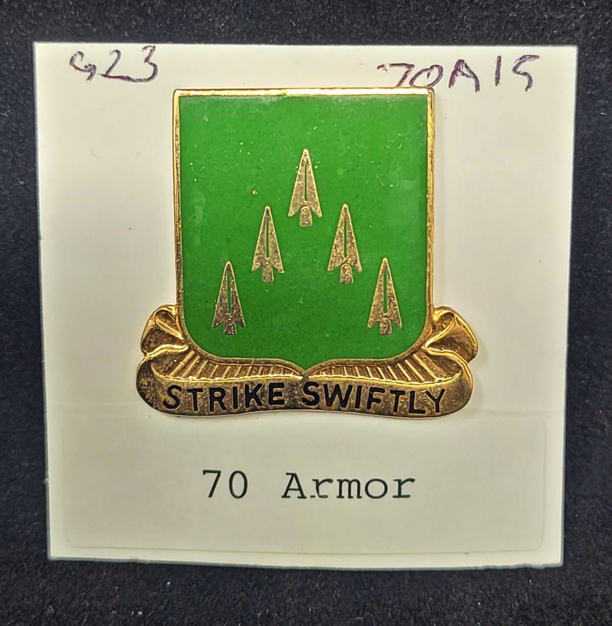 US 70th Armor Regiment Crest Pin, (Strike Swiftly) Excellent Condition