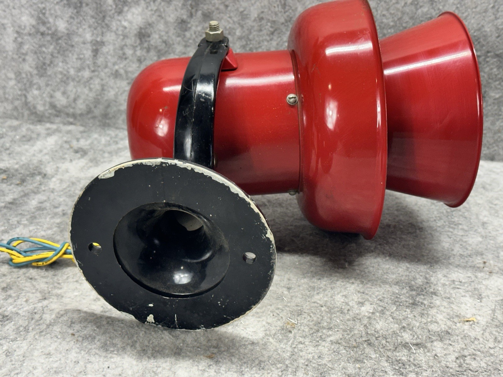 FEDERAL SIGNAL MODEL A SIREN