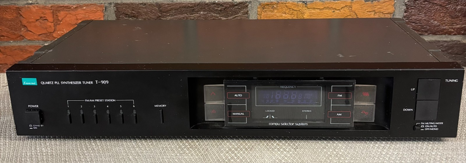 Sansui Quartz PLL Synthesizer Tuner T-909 – Vintage FM/AM Stereo Tuner