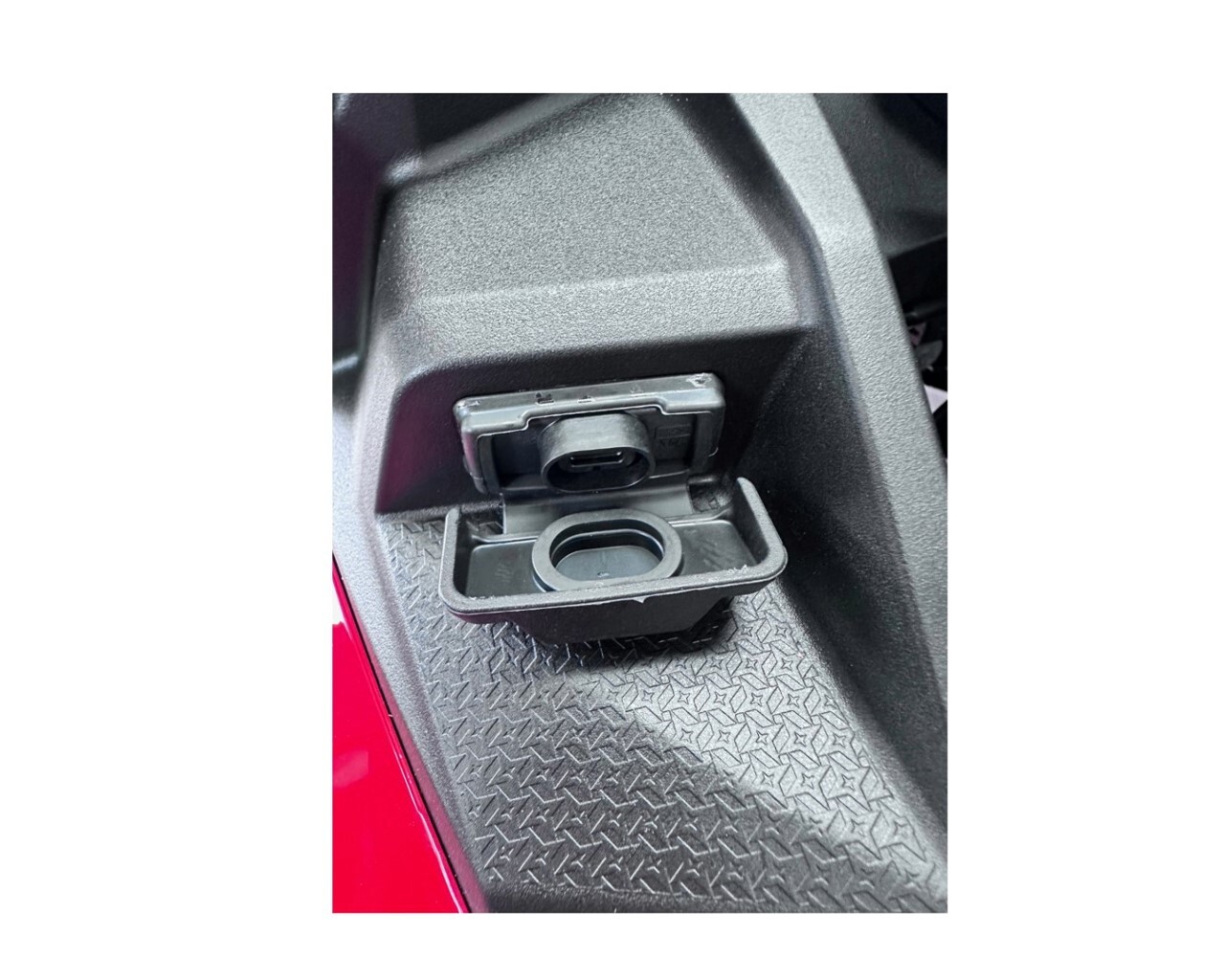Kawasaki USB Type C Dash Mount Kit Ninja 500 2024+  99994-2317